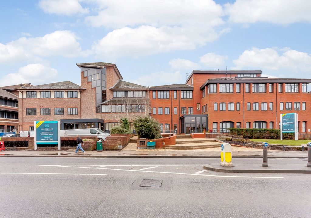 Property photo 1 of 6