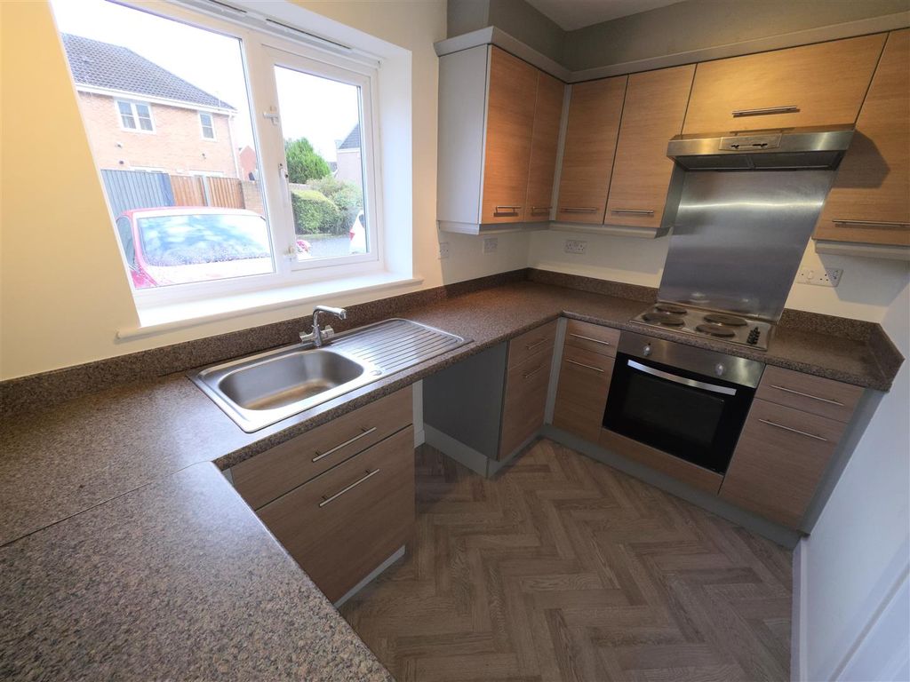 Property photo 3 of 9 Kitchen.Jpg