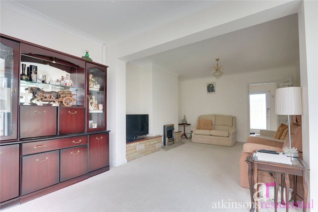 Property photo 3 of 17 Picture No. 06
