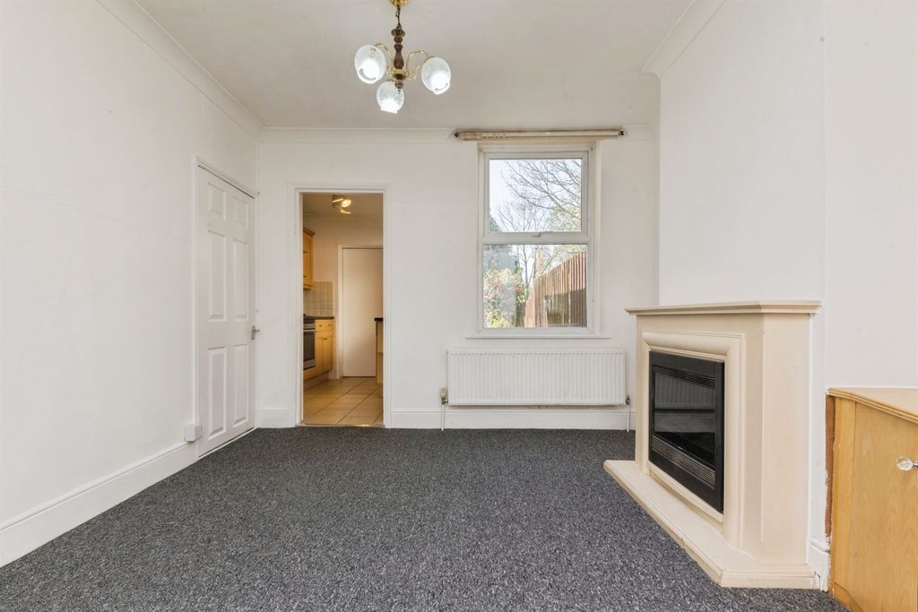 Property photo 3 of 10 Dining Rooom