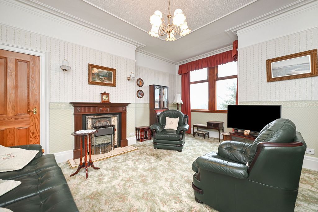 Property photo 3 of 41