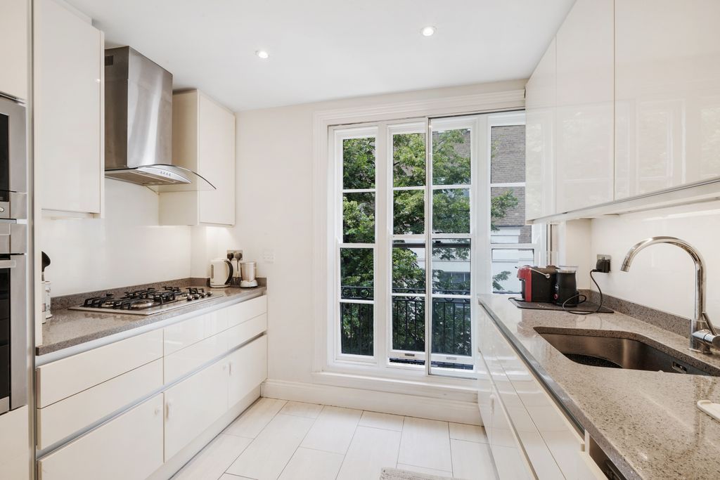 Property photo 3 of 29