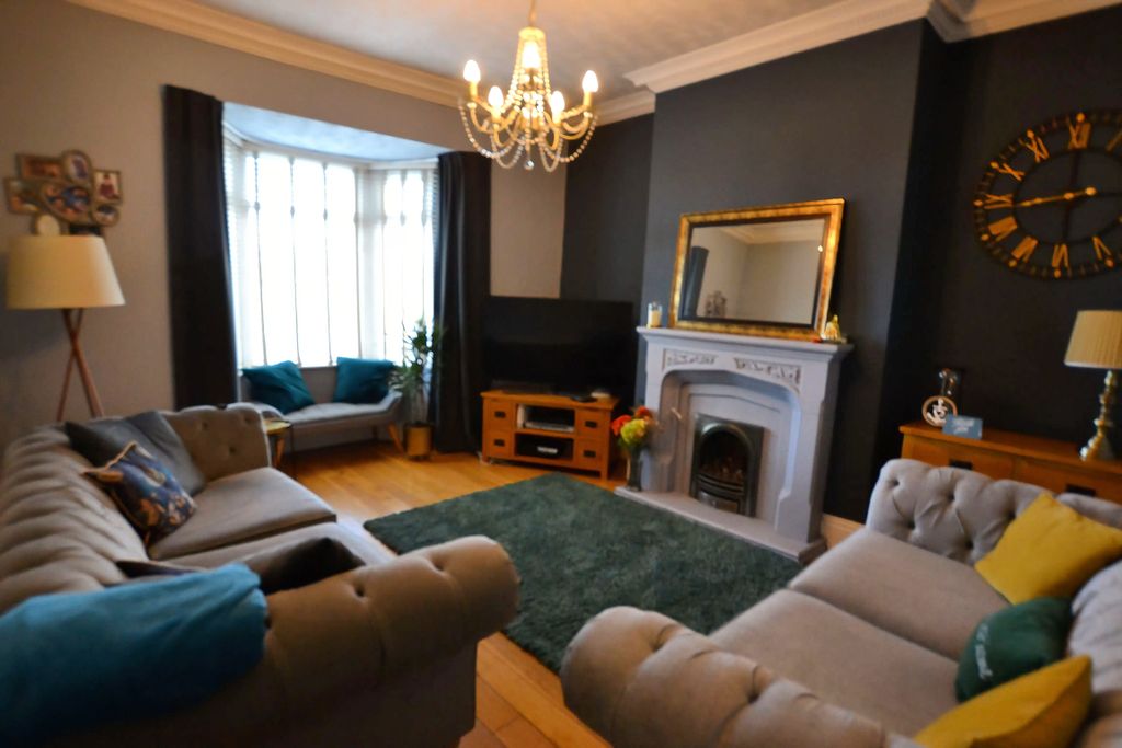 Property photo 2 of 31