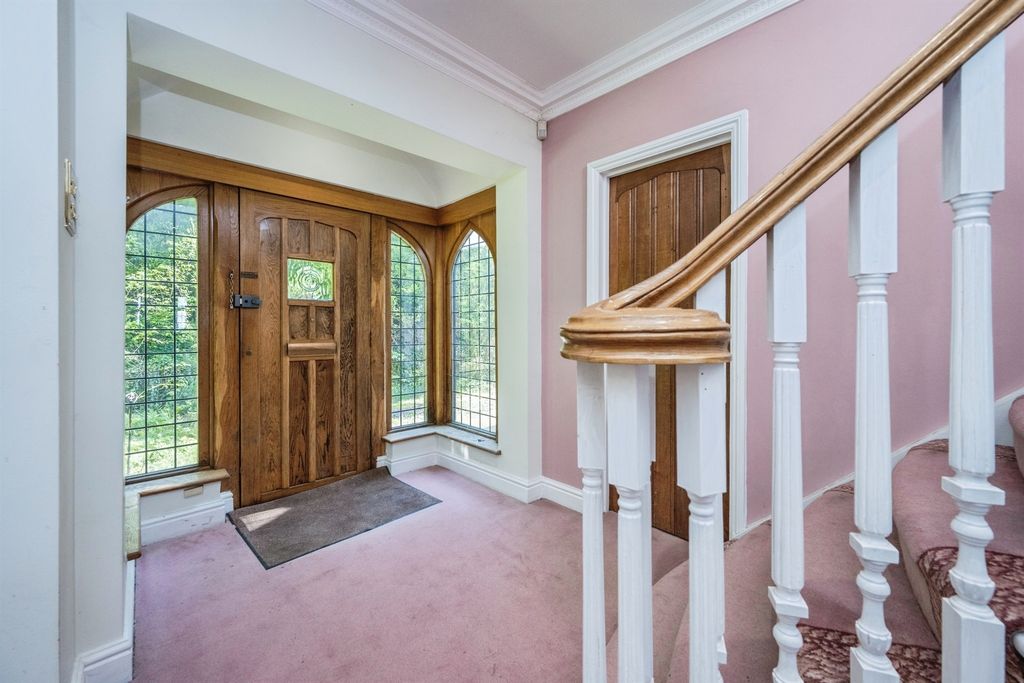 Property photo 2 of 34