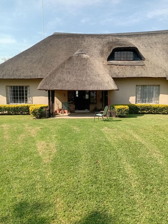Property photo 1 of 32