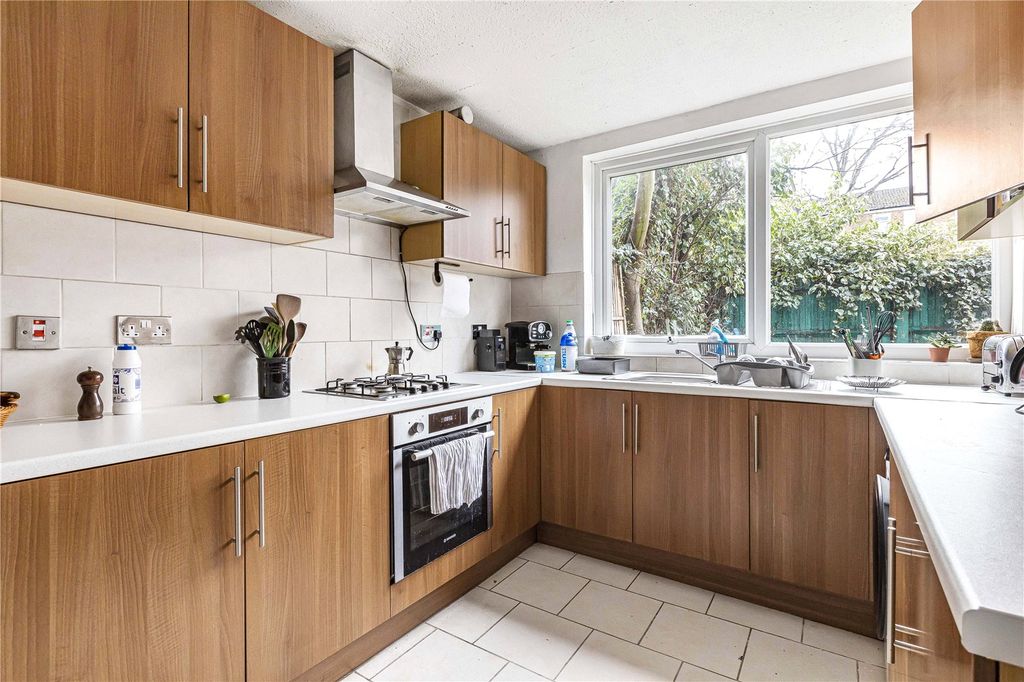 Property photo 2 of 24 Kitchen