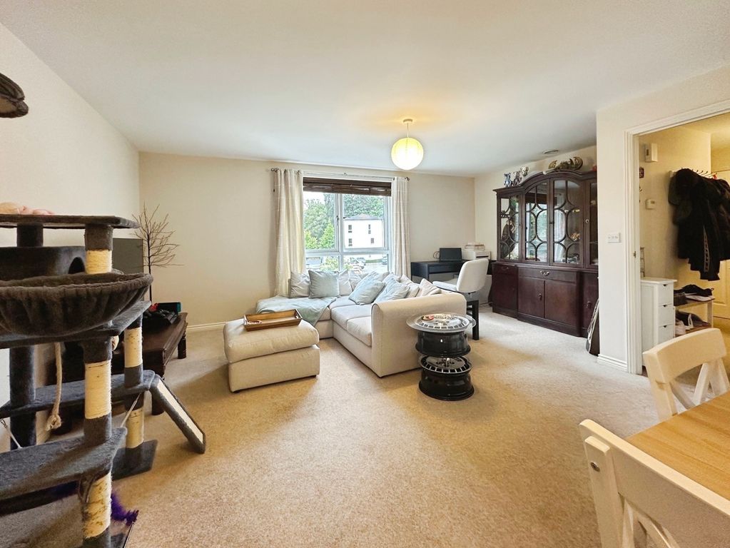 Property photo 3 of 9 Pbox-Img.Jpg