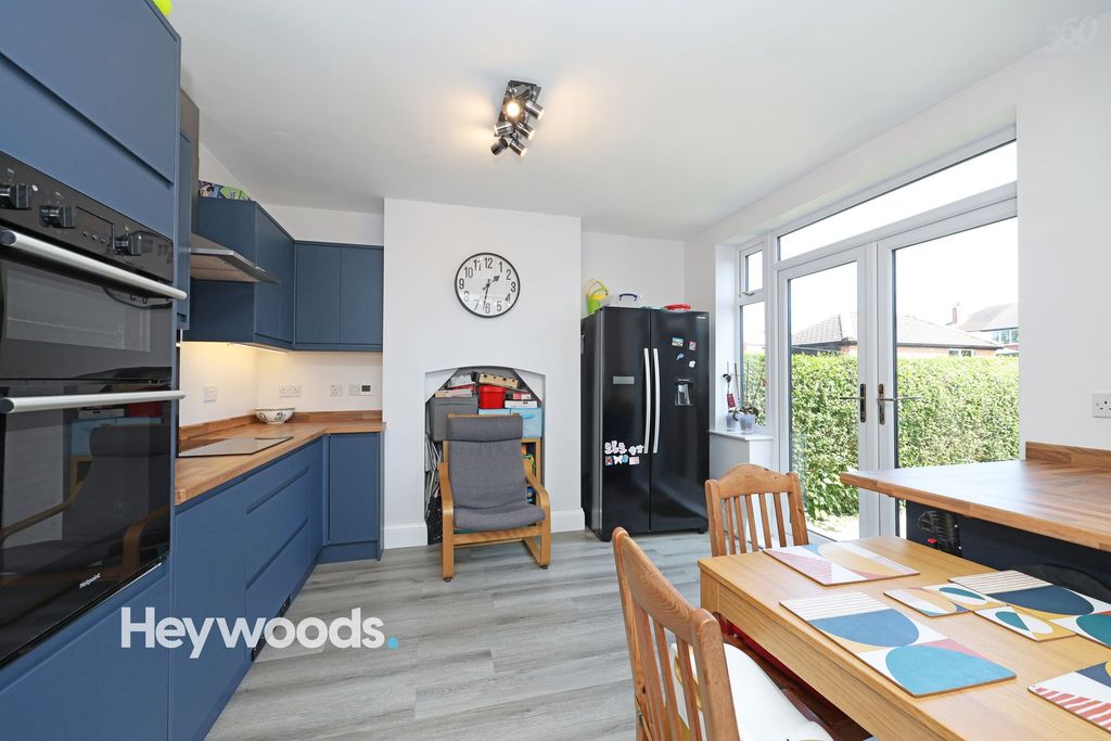 Property photo 3 of 41