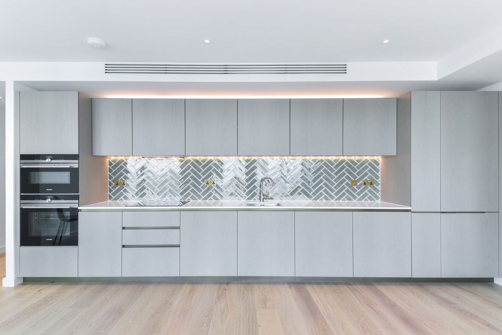 Property photo 3 of 8 Kitchen