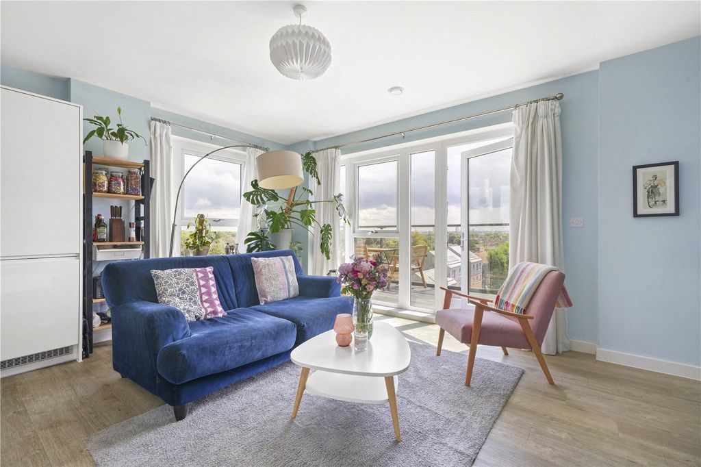 Property photo 1 of 24 Picture No. 12