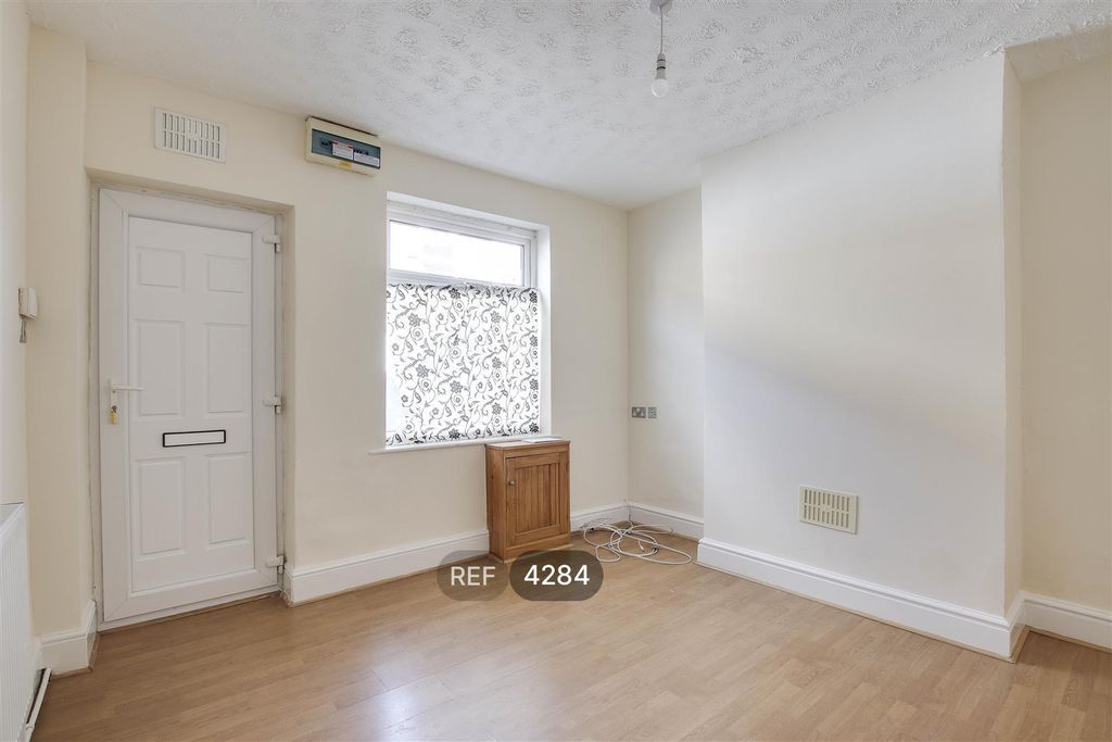 Property photo 2 of 11 Living Room