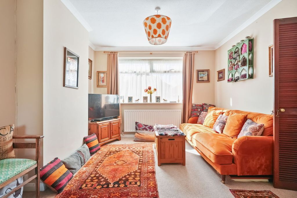 Property photo 2 of 17