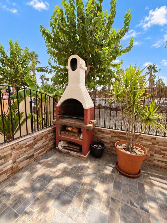 Property photo 2 of 41