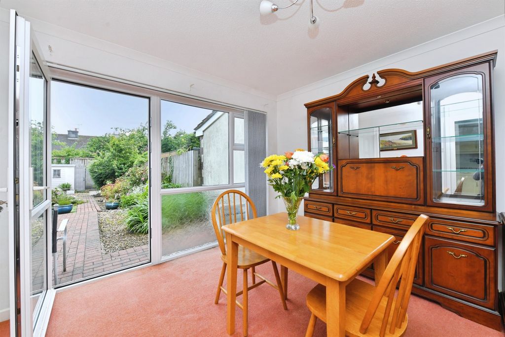 Property photo 2 of 23