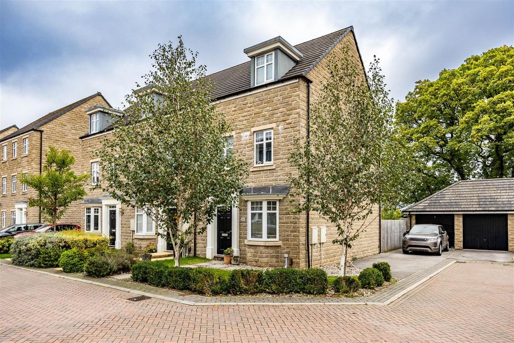 Property photo 1 of 41 21Smchalifax-091025-35.Jpg