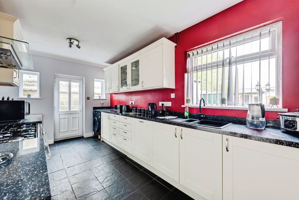 Property photo 3 of 24 Pbox-Img.Jpg