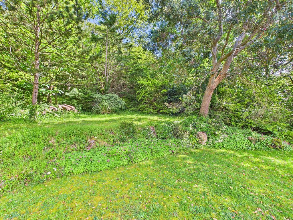 Property photo 2 of 37