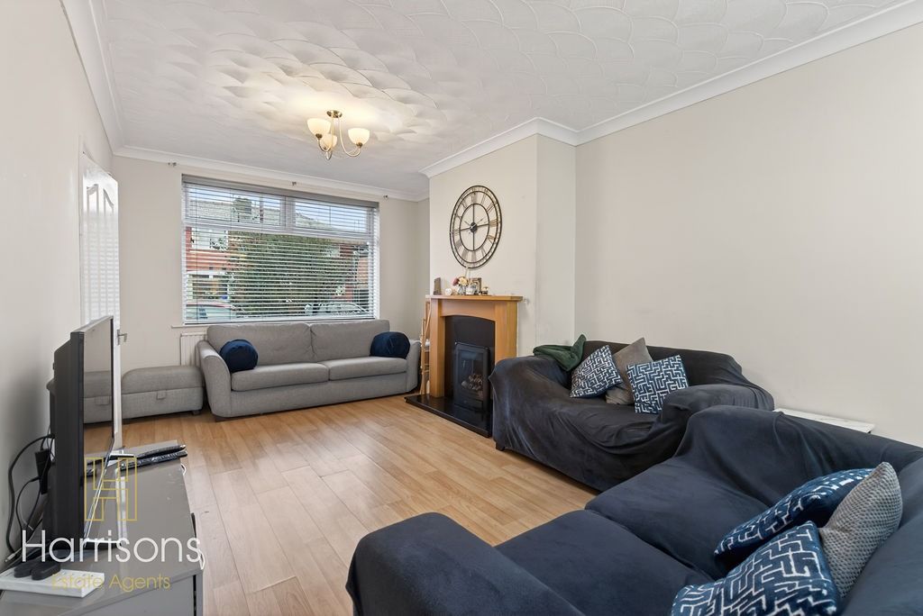 Property photo 3 of 20 4624152