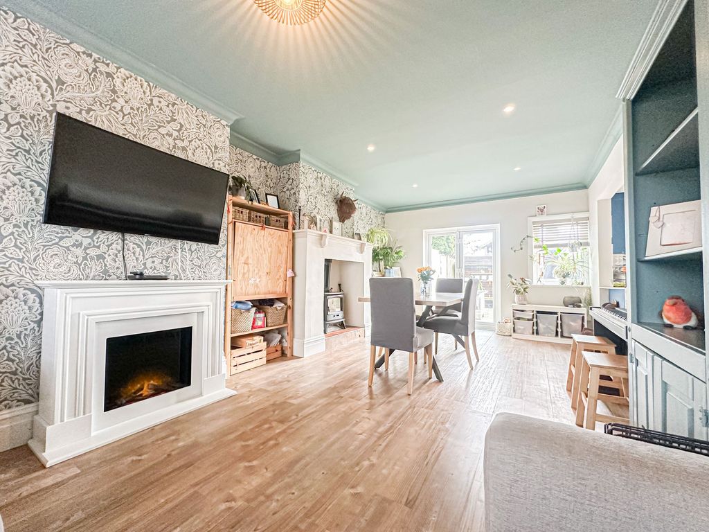 Property photo 3 of 36