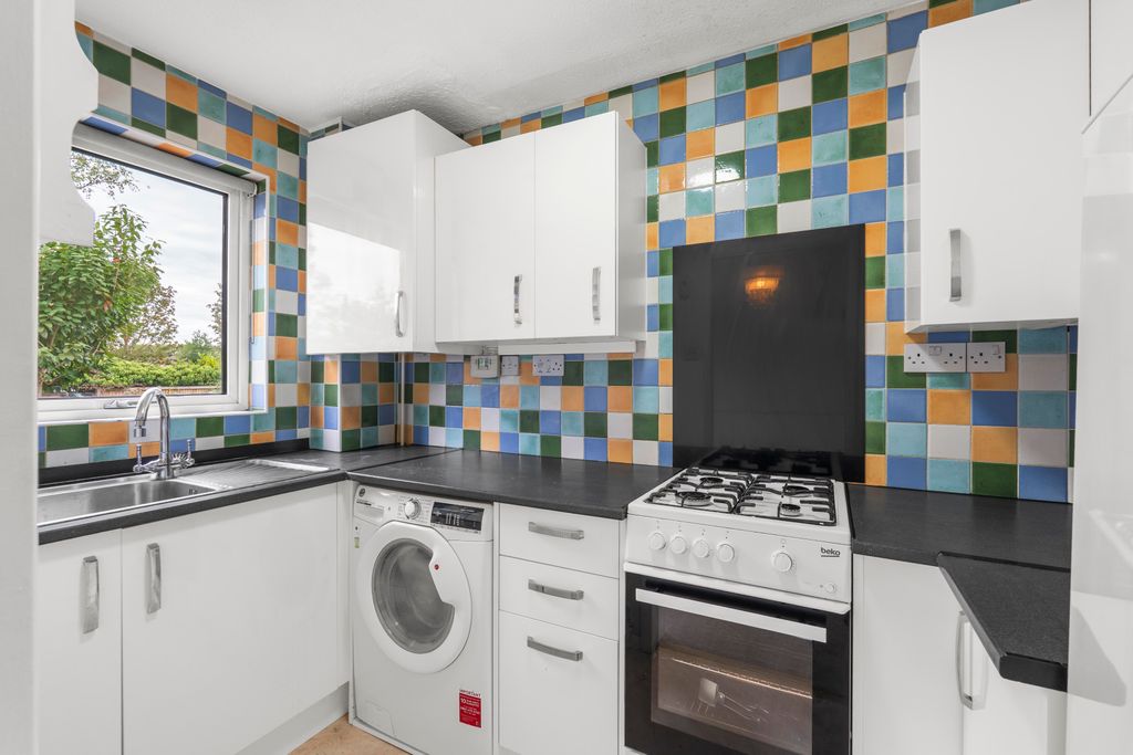 Property photo 2 of 10