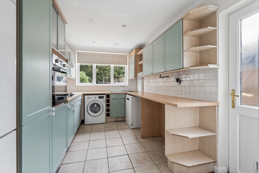 Property photo 3 of 15 Kitchen