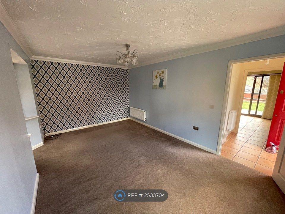 Property photo 3 of 19 Living Room View 2