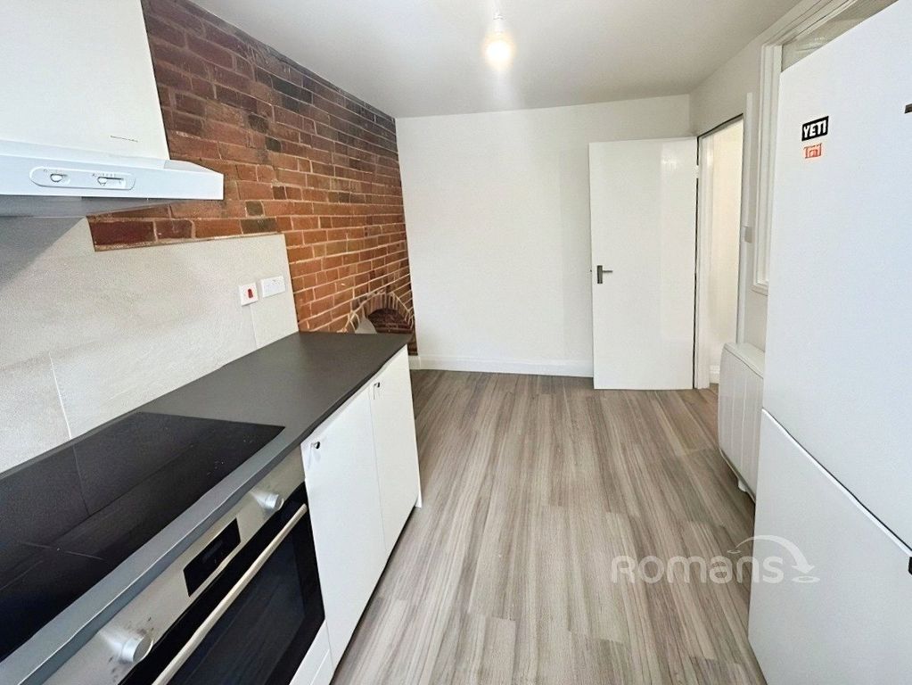 Property photo 3 of 7 Picture No. 11