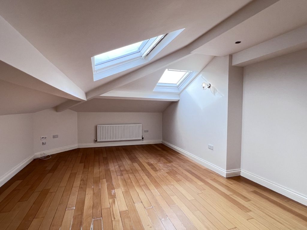 Property photo 3 of 8 Picture No. 04