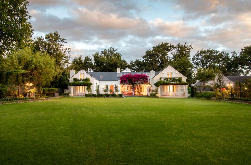 Property photo 1 of 21