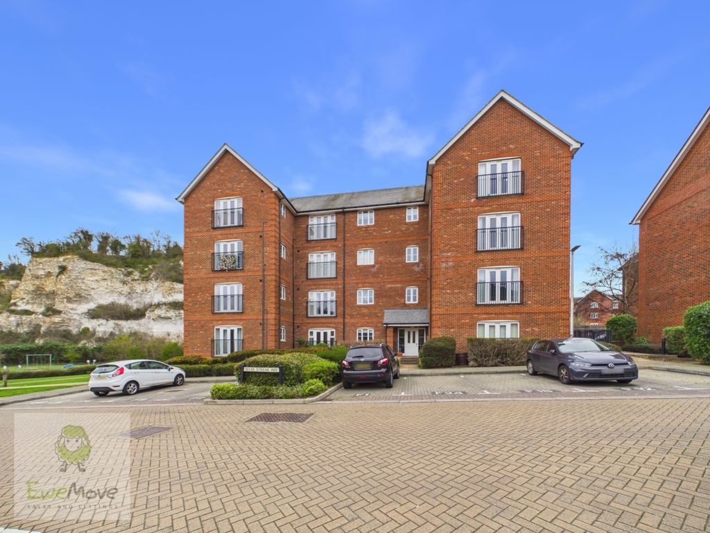 Property photo 1 of 9 Tucano Court