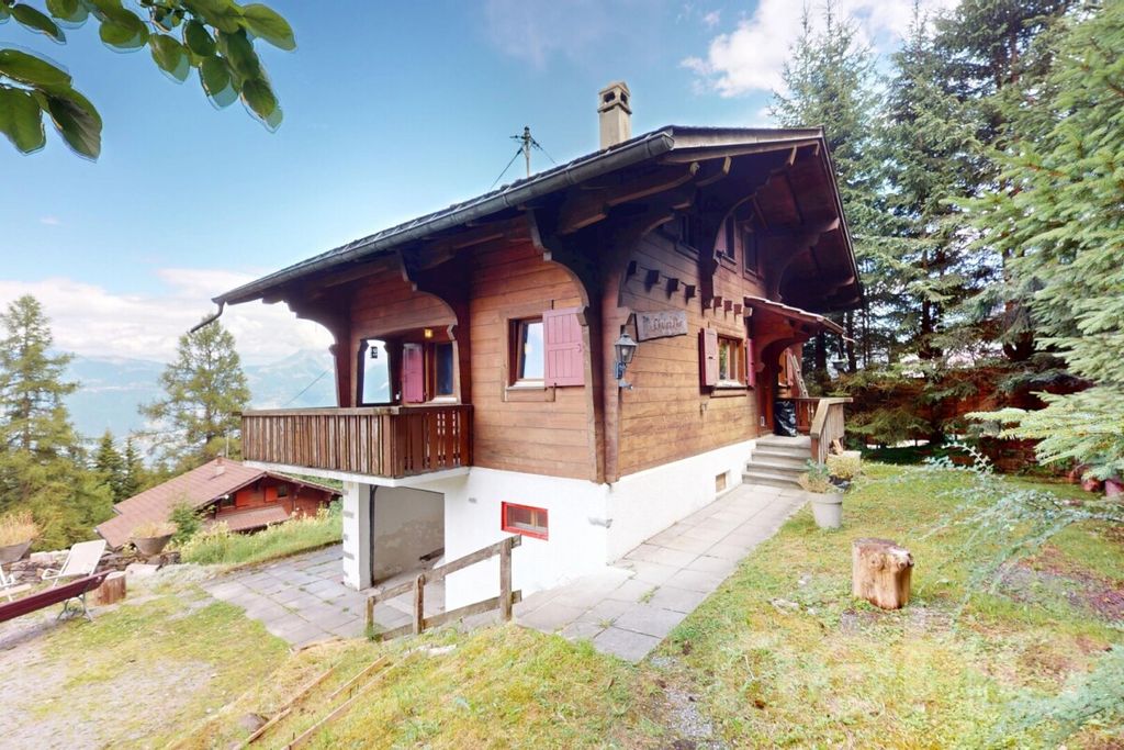 Property photo 2 of 12