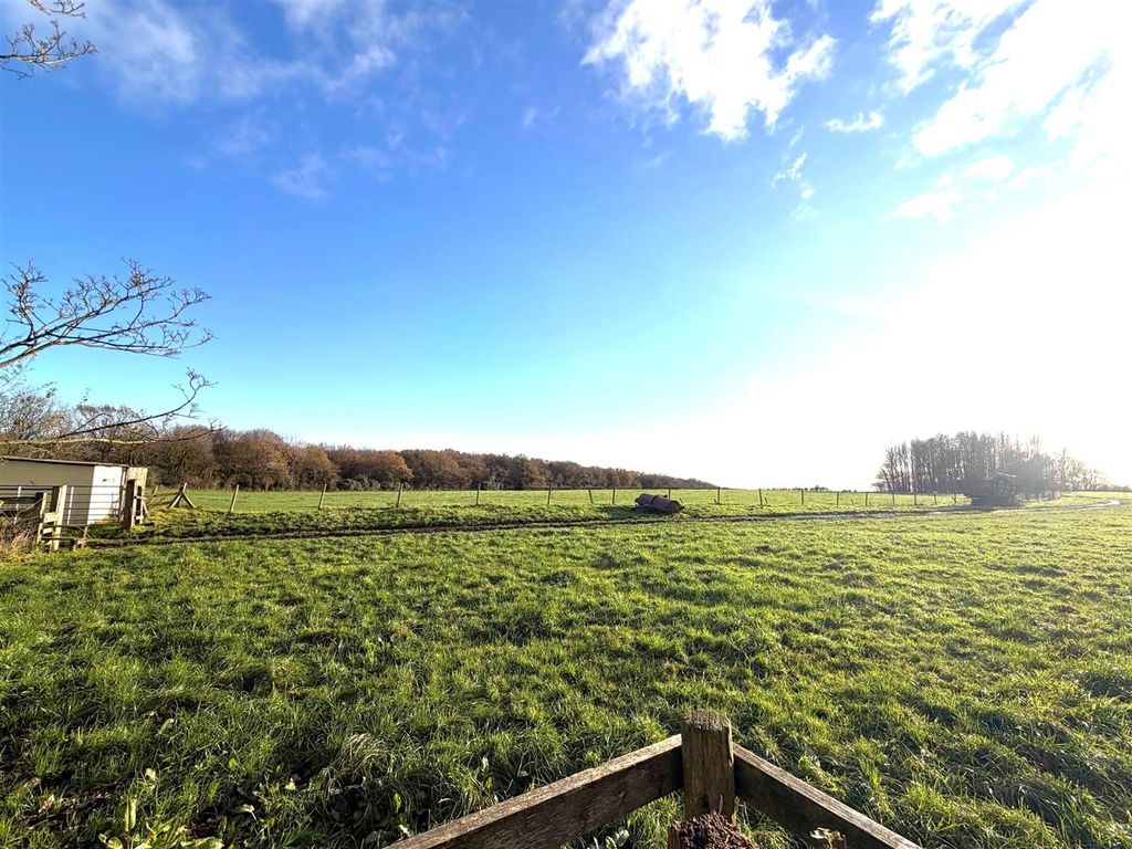 Property photo 2 of 21 B.Jpeg