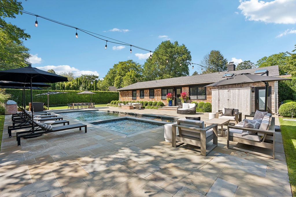 Property photo 2 of 39