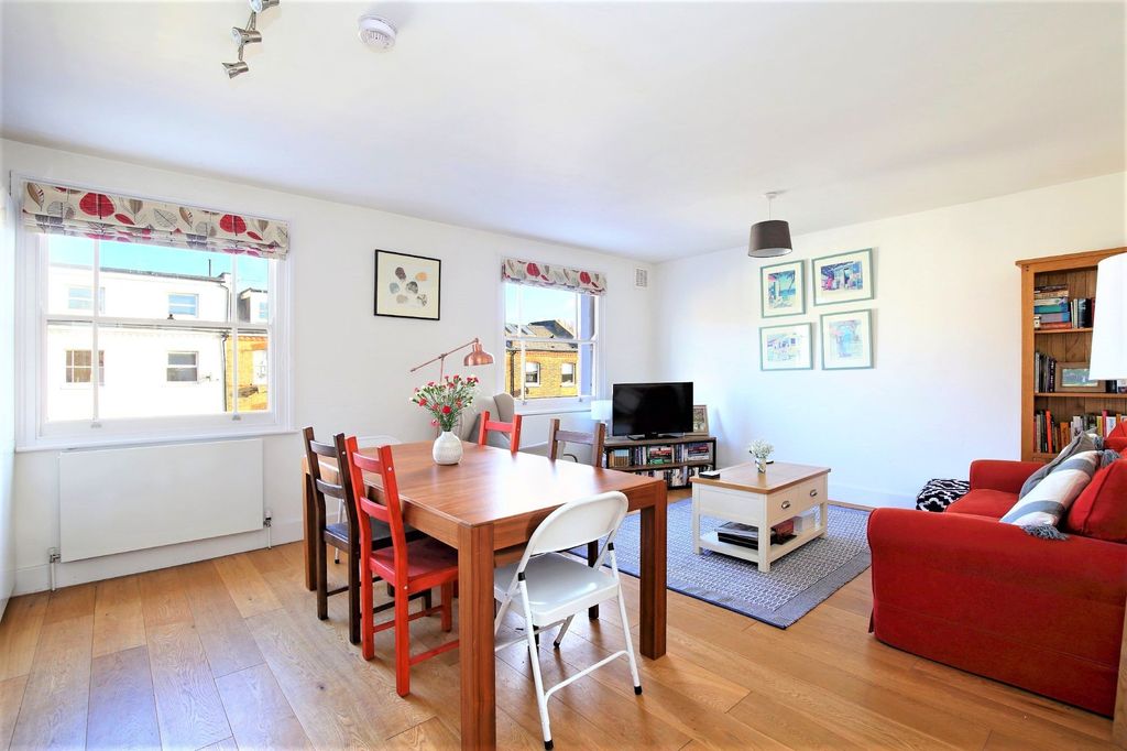 Property photo 2 of 11