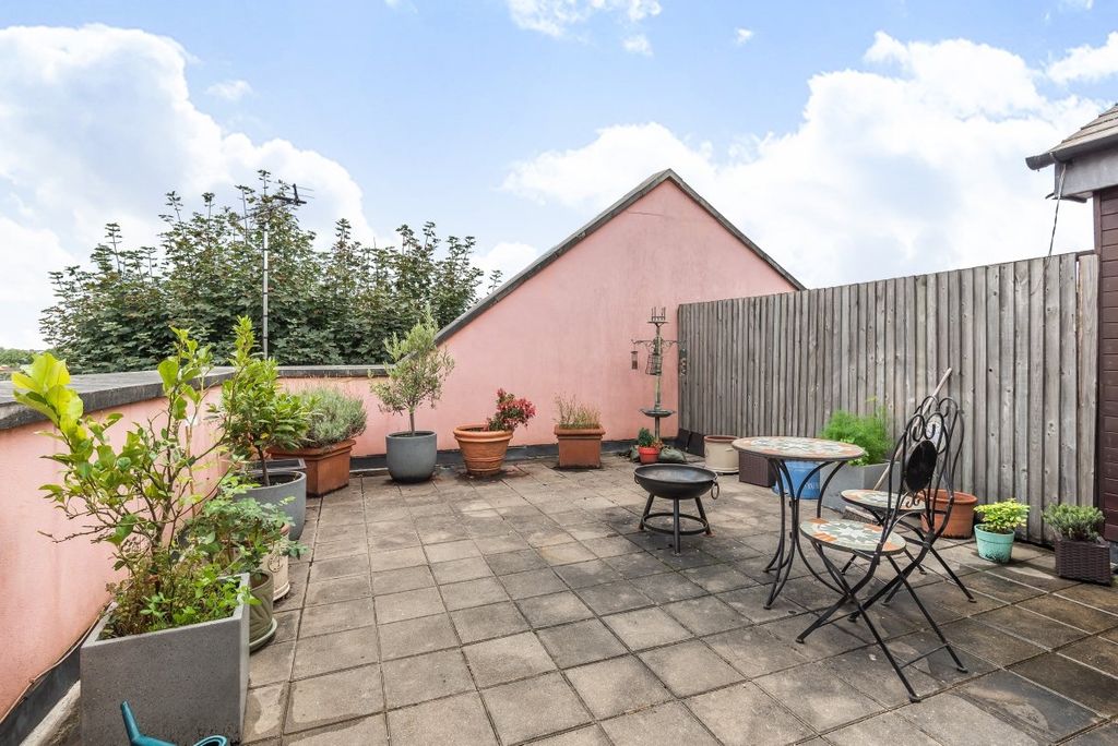 Property photo 2 of 20 892913 (10)