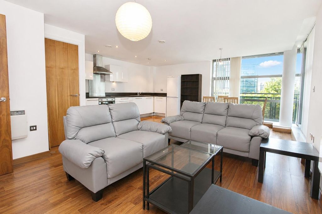 Property photo 1 of 12 Bright Open-Plan Living With Stylish Furniture...