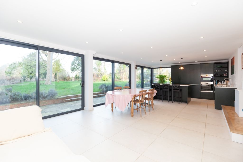 Property photo 2 of 13 182612