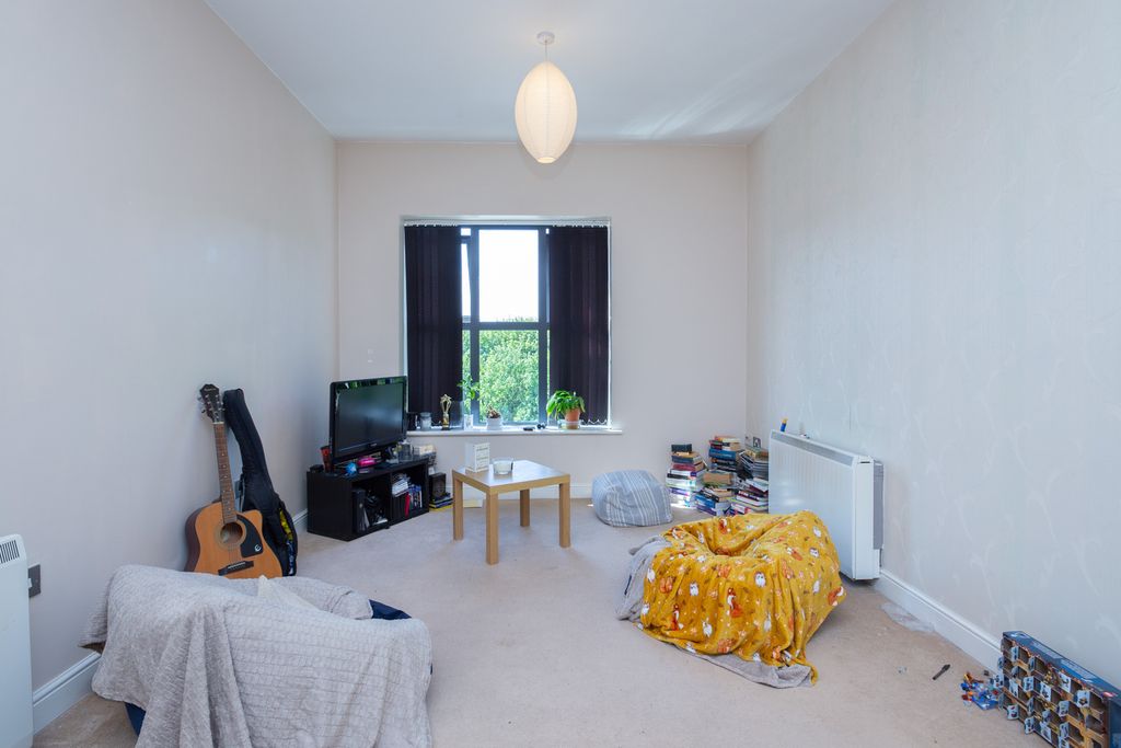 Property photo 3 of 6