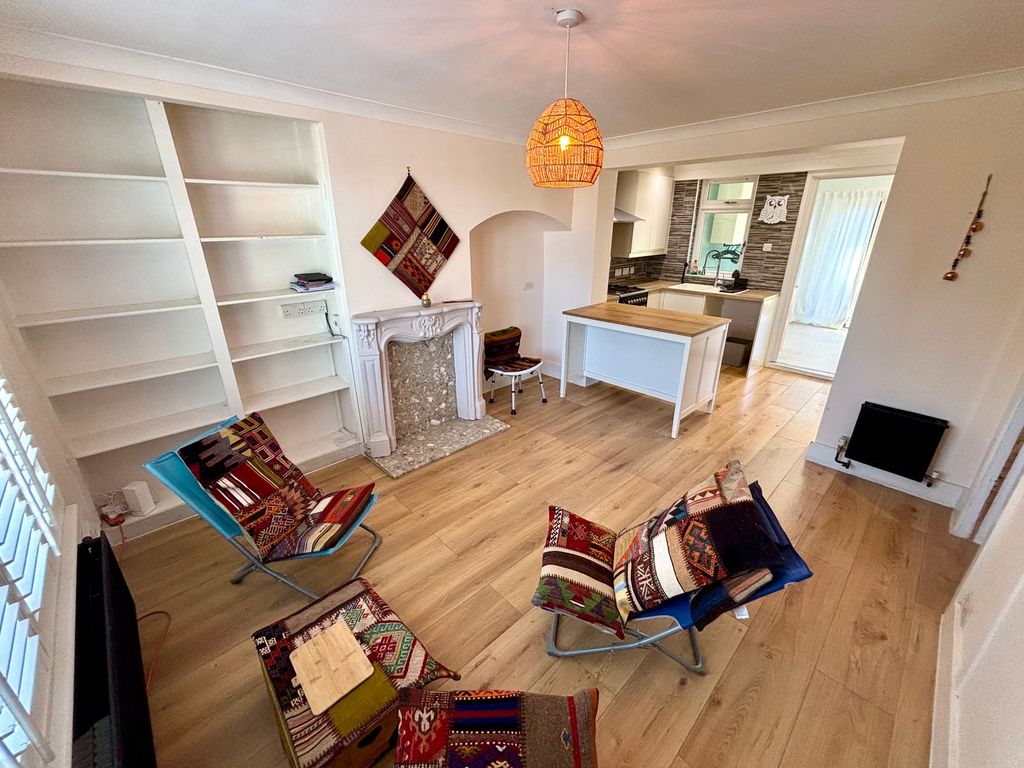 Property photo 2 of 22