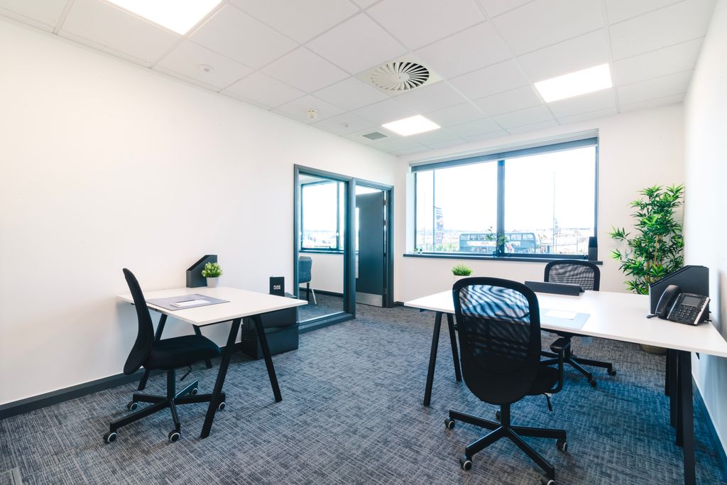 Property photo 3 of 10 Serviced Office