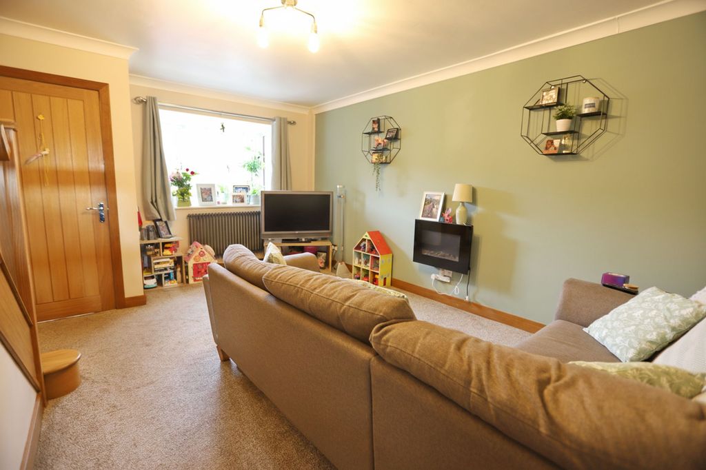 Property photo 3 of 17