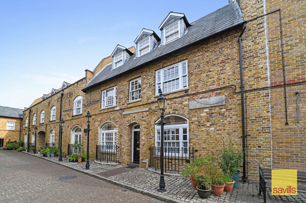 Property photo 1 of 14 External