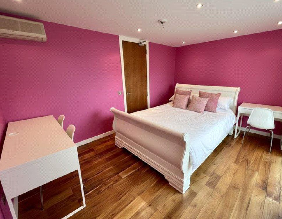 Property photo 3 of 6 Picture No. 02