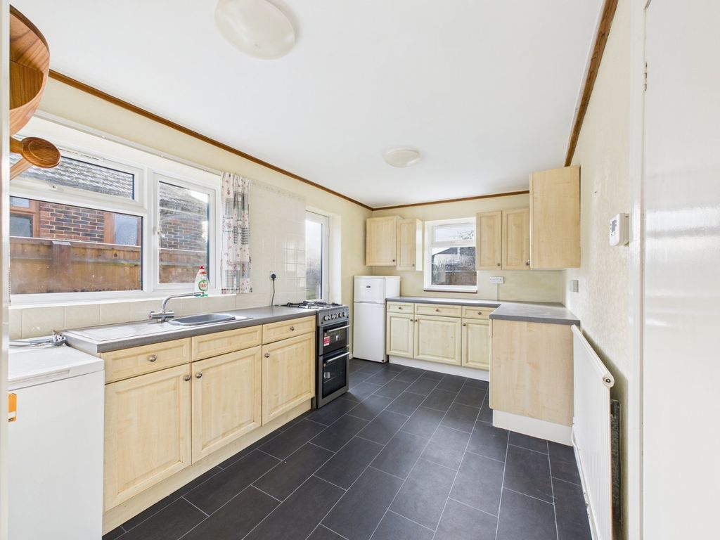 Property photo 2 of 15 Kitchen