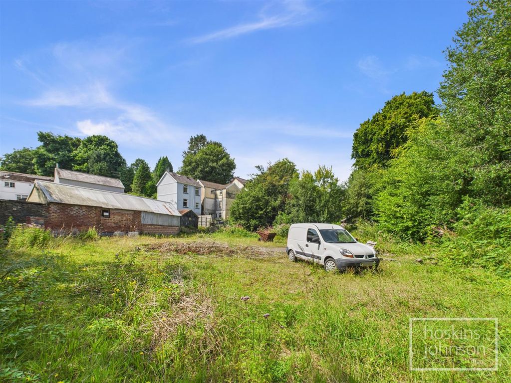 Property photo 2 of 33 Cam02644G0-Pr0311-Still031.Jpg