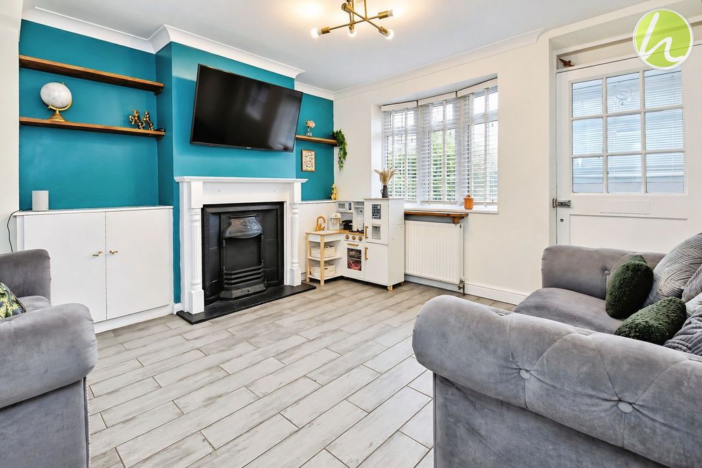 Property photo 2 of 18