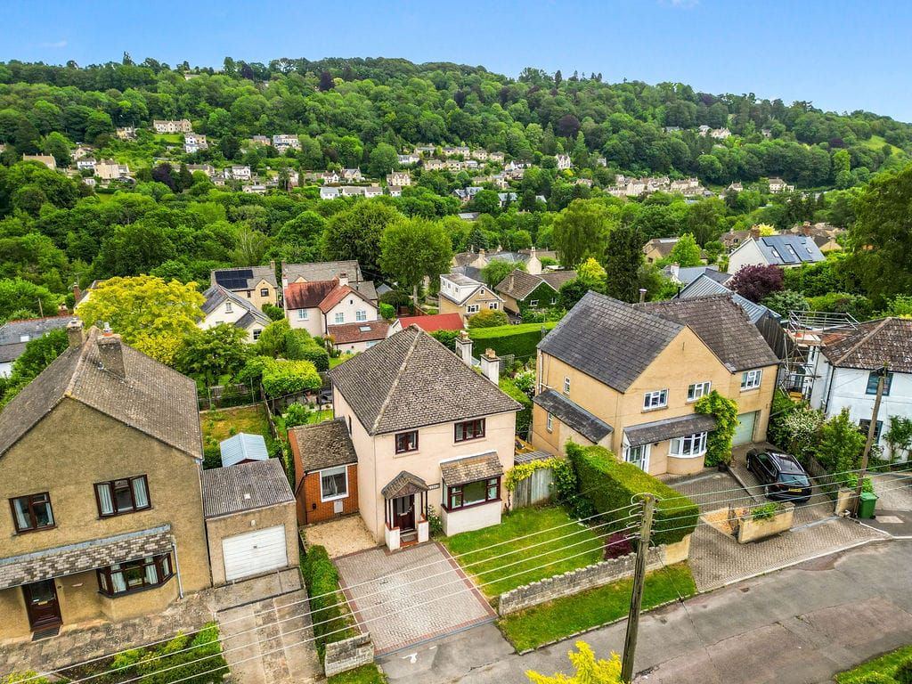 Property photo 1 of 18