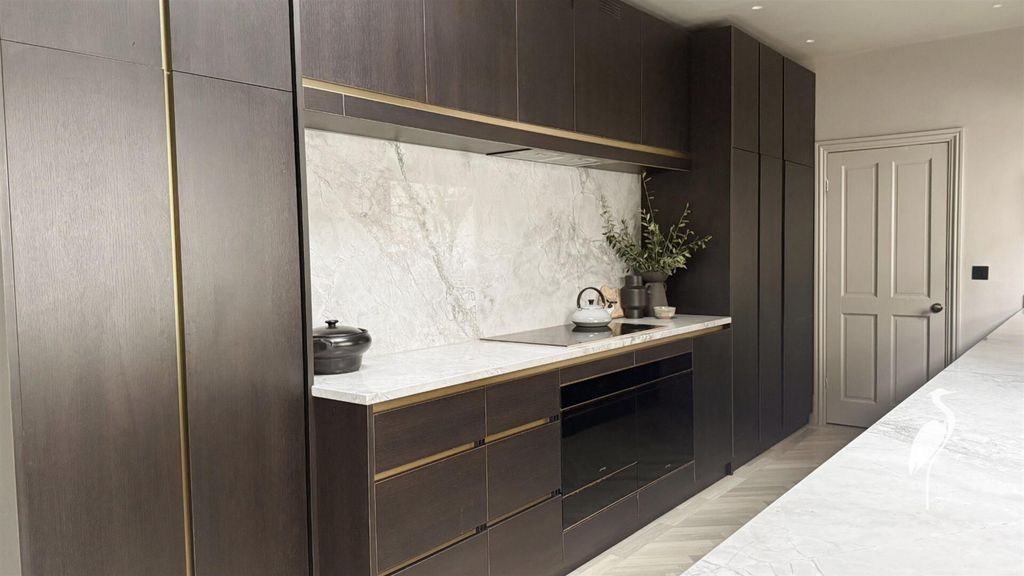 Property photo 3 of 34 Dining Kitchen