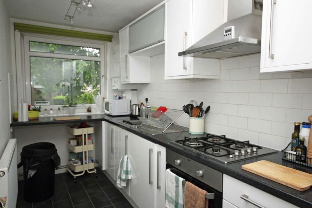 Property photo 3 of 4