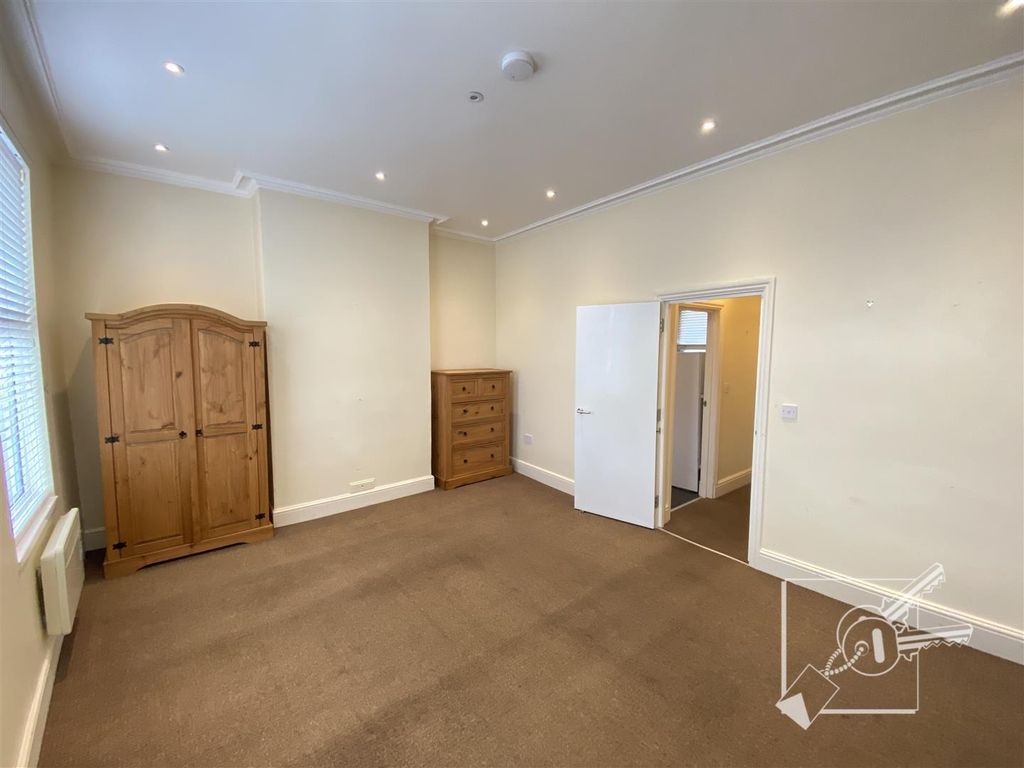 Property photo 2 of 5 Living Room